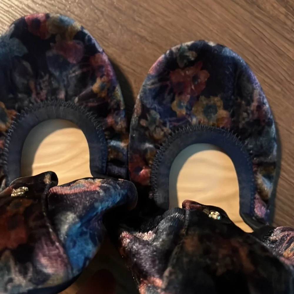 Yosi Santa Blue velvet Floral flats - Picture 3 of 7